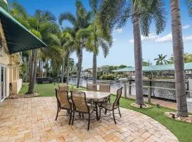 4 Mi to Lake Worth Pier Waterfront Gem with Hot Tub