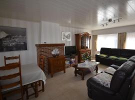 Serene Holiday Home in Peer, hotel sa Peer