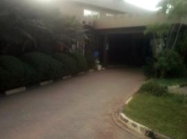 Palm Oasis Resort, hotel v destinaci Garissa