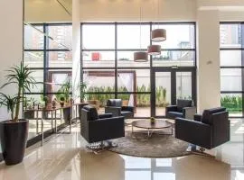 709- Apartamento Decorado Encantador, mobiliado, amplo, cozinha completa, Excelente localização no Rebouças