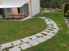 Au cœur du jardin, ξενοδοχείο σε La Boussac