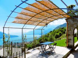Villa VaLuRi vista magnifica sul Lago di Como Appartamento piano terra, villa en Vercana
