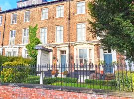 Holmwood House Guest Accommodation, hotel in York