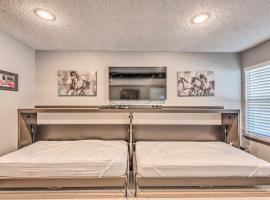 루이도소에 위치한 아파트 Ruidoso Condo with Hot Tub Ski and Hike Nearby!