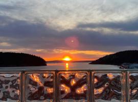 Anacortes Paradise Vacation Rental with Water Views!, khách sạn ở Anacortes