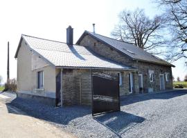 Very spacious house with sauna spa and countryside views, haustierfreundliches Hotel in Gouvy