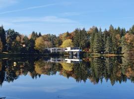 Hôtel Eden Lake, מלון באגלטון