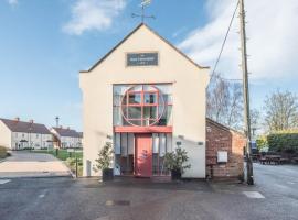 The Old Foundry Long Melford Air Manage Suffolk, pet-friendly hotel in Sudbury