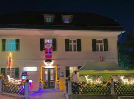 Pension - Alt - Strassgang, hotel ve uŠtýrském Hradci