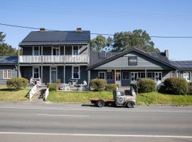 Robertson Public House and Kitchen, hotel near Illawarra Regional Airport - WOL, Robertson
