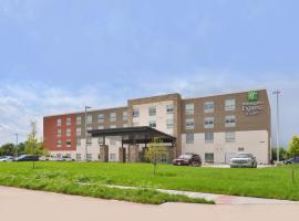 Holiday Inn Express & Suites Omaha Airport, an IHG Hotel, готель біля аеропорту Аеропорт Епплі Ейрфілд - OMA, 