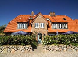 Ferienhäuser im Sylter Gartenweg, hotel v mestu Tinnum