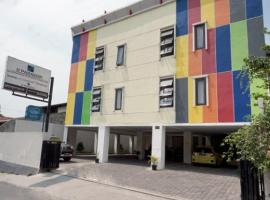 DPARAGON MT HARYONO, hotel in Semarang