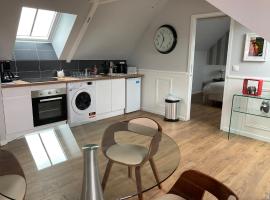 3 Appartements SCI Jape, hotel in Blois