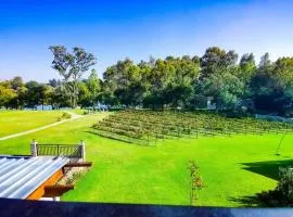 Exquisite Pont de Val Riverside Escape Apartment