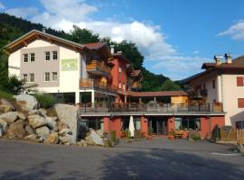 Alpen Garten Hotel Margherita, hotel with parking in Rumo
