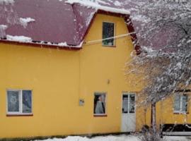 Біля комори, homestay in Pilipets