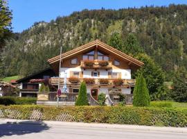 Gästehaus Münchner Kindl, hotel familiar en Reit im Winkl