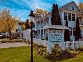 Cedar Court Inn – hotel w mieście Fish Creek