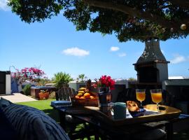 villa tyna, hotel in Playa Blanca