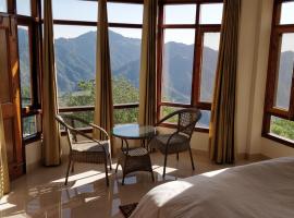Pranav Homes - An idyllic abode with a picturesque view, hotel bajet di Mashobra