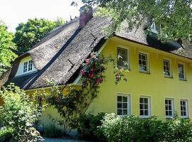 Landhaus Butt 05, hotel-fazenda em Ahrenshoop