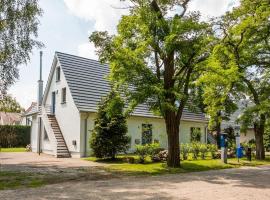 Drei Akazien Wohnung 3, hotel in Neuhaus