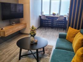 Apartament Deluxe cu parcare gratuită, lângă Arena Mall in Centru Bacău - ideal pentru cupluri sau business, ξενοδοχείο στο Μπακάου