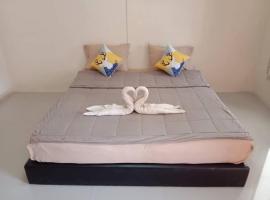 โรงแรมเหมือนฝันรีสอร์ท, hotel di Chumphon