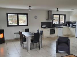 Appartement tout confort au milieu de la Margeride, κατάλυμα με κουζίνα σε Châteauneuf-de-Randon