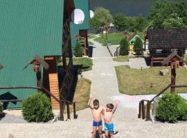 Family House, готель у місті Makarovka