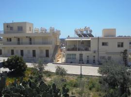 Niki Court Holiday Apartments, hotel cerca de Saranda Kolones Castle, Pafos