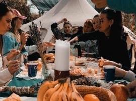 אוהל הזית, khu glamping ở Maʼor