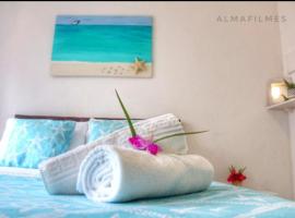 Suites Casa Azul-Vila do Abraão- conforto, limpeza, ótima localização, apartamento em Abraão