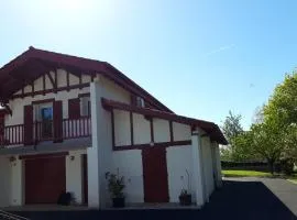 Appartement en rez de chaussee de maison