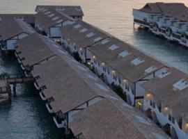 Water Chalet or Premium Tower Seaview Port Dickson , Private Room – hotel w mieście Port Dickson