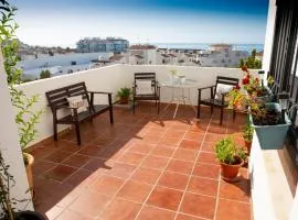 Sea view apartment, shared pools, Estepona, 60 m²