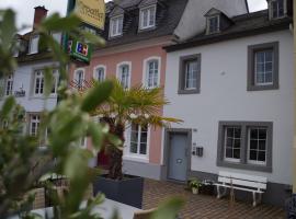 Wohnen am Ufer der Mosel in Trier, hotel in Trier