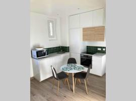 Appartement cosy proche RER et centre ville, hotel v destinaci Le Plessis-Robinson