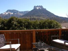 Le P'tit Chalet de la Fressine, hotel u gradu Alex