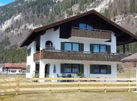 Fewo Sonnenberg Graswang, hotel a Schloss Linderhof környékén Graswangban