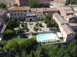 Villa La Consuma : casa storica in paese, giardino, piscina, WiFi, vila u gradu 'San Giovanni dʼAsso'