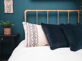 Commercial House, By Solace Stays, hotel in Newport