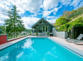 Enjoy Cottage - Holiday home with private swimming pool, casa de férias em Sosoye