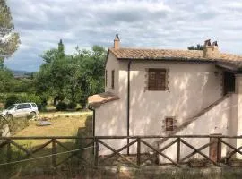 Casa indipendente in paese con giardino