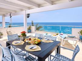 Breathtaking sea view flat for families in Crete, hotel in Keratokampos