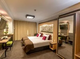 Hotel ZOO Sofia - Secured Paid Parking