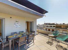 LUXURY BEACH five STARS HOLIDAY HOUSE, hotel en Niza