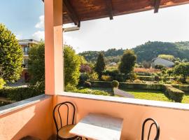 Casa Angeletti, hotel with parking in Gassino Torinese