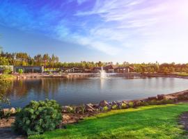 Riverwood Relax Park, Hotel in Moshny